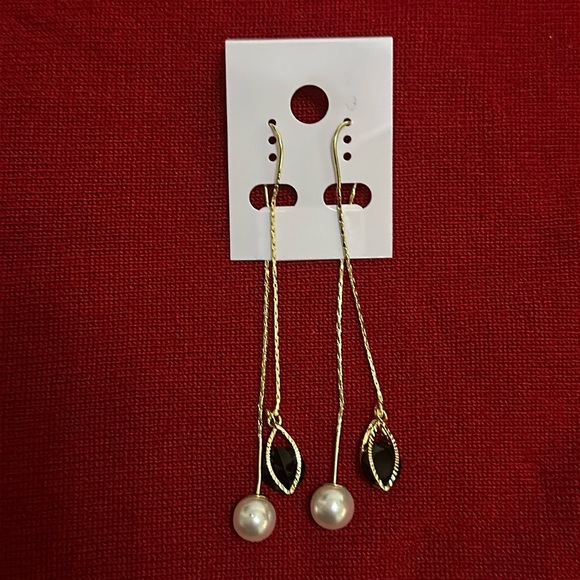 Aretes - Picture 1 of 1
